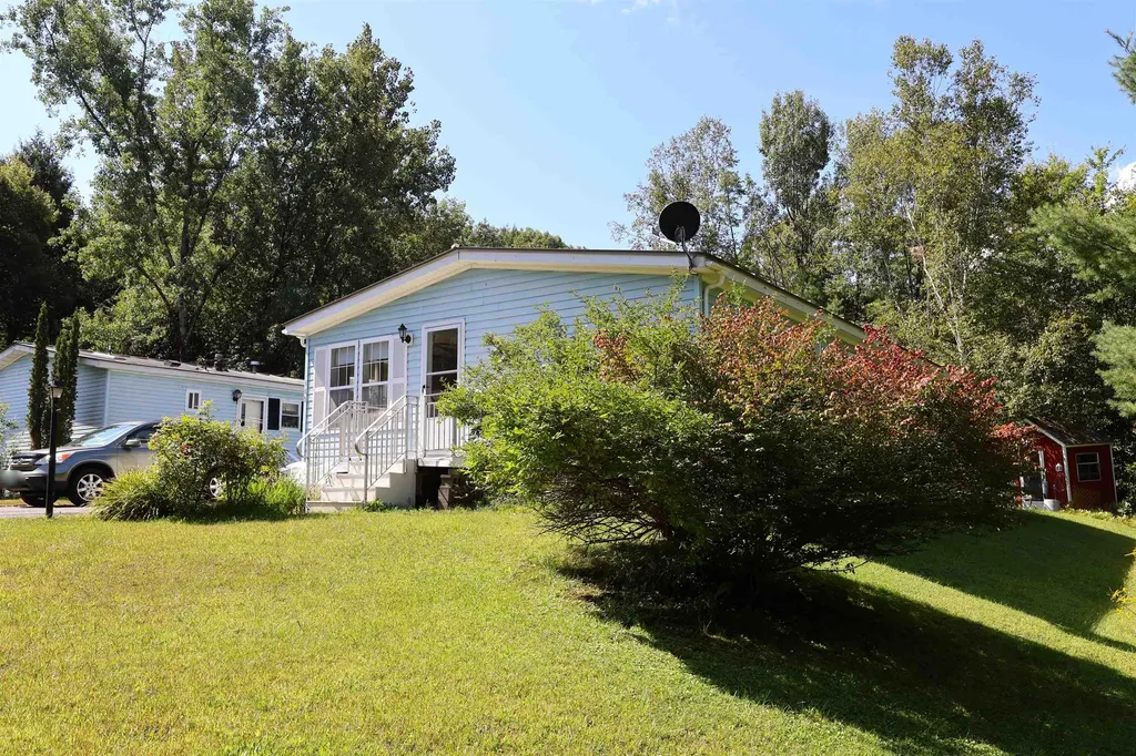 149 Willow Circle Hartford VT 05001