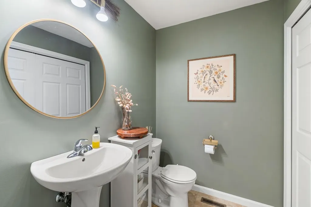 12 Stocklan Circle Dover NH 03820