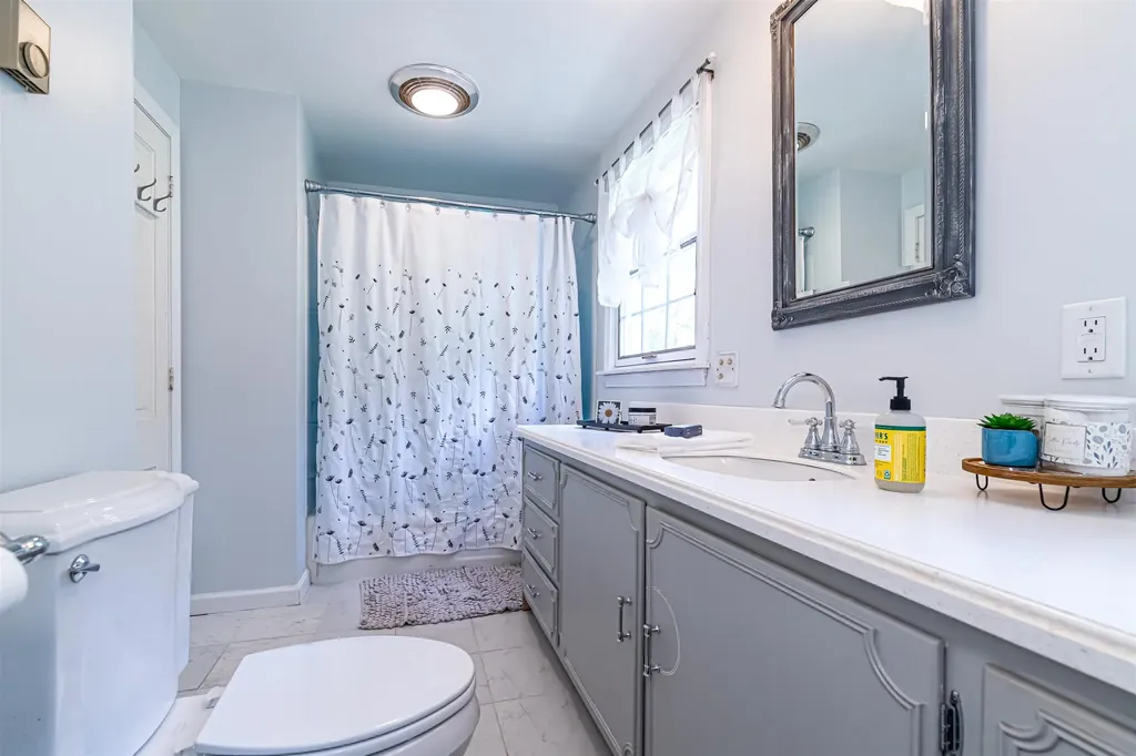 70 Governor Dinsmore Road Windham NH 03087