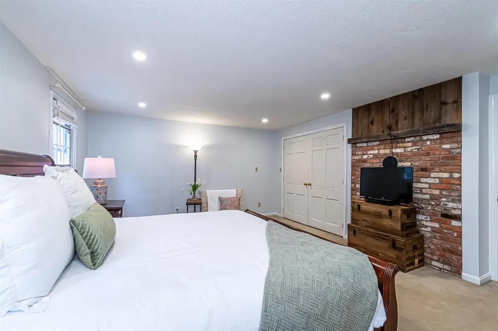 70 Governor Dinsmore Road Windham NH 03087