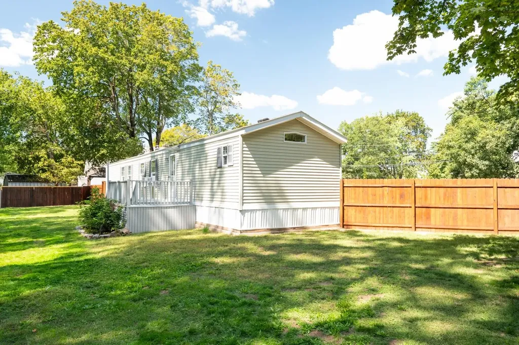 20 Railroad Avenue Seabrook NH 03874