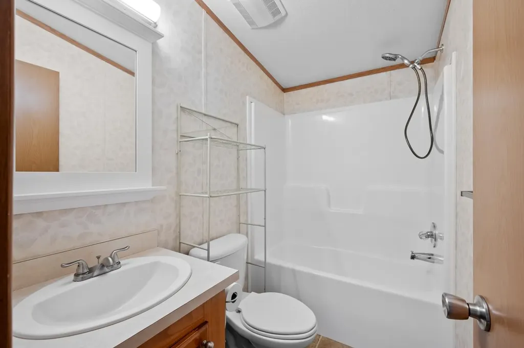 20 Railroad Avenue Seabrook NH 03874