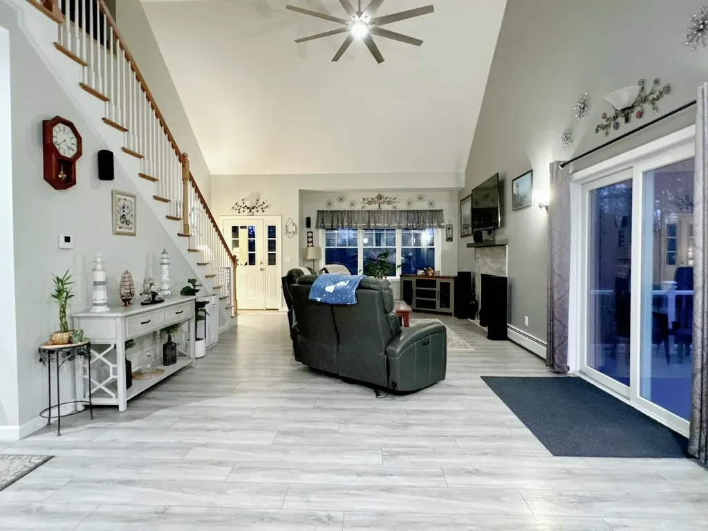 302 Flanders Road Henniker NH 03242