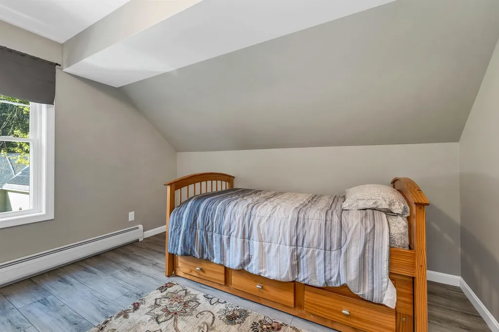 302 Flanders Road Henniker NH 03242