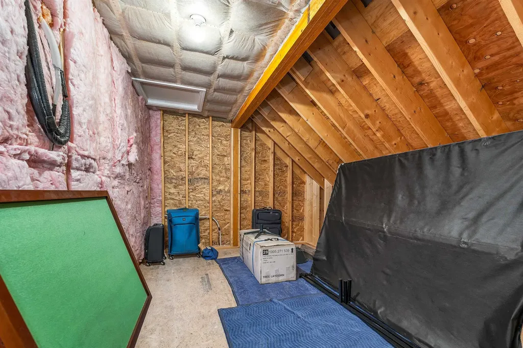 302 Flanders Road Henniker NH 03242