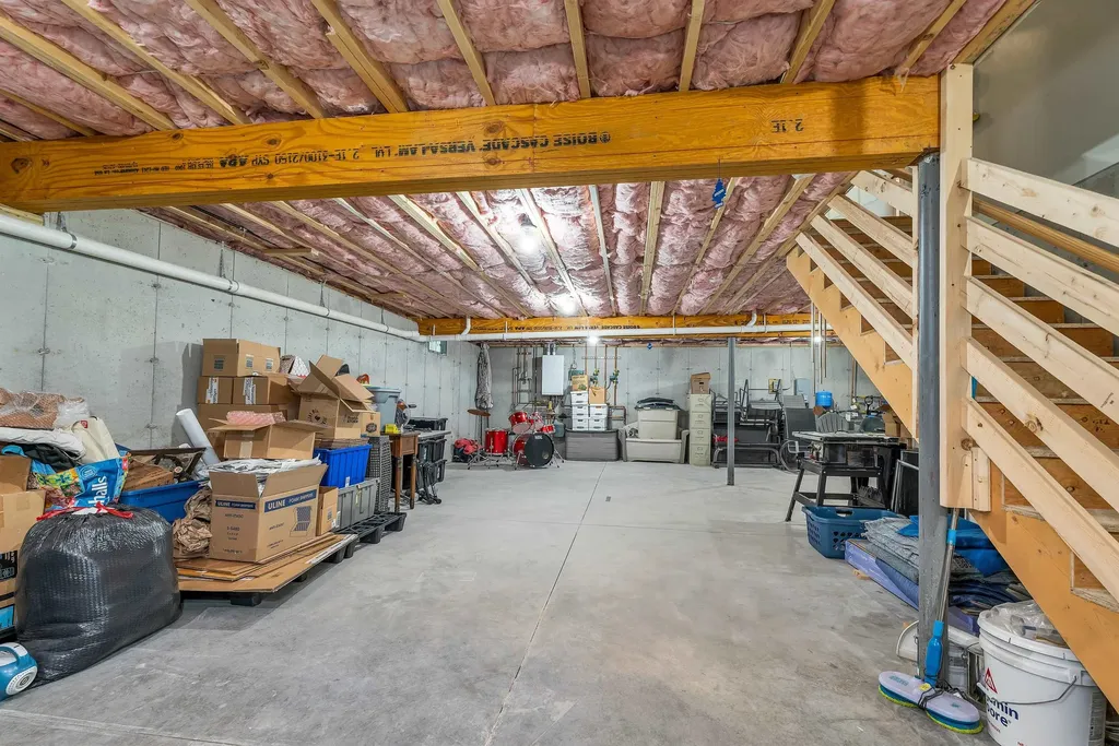 302 Flanders Road Henniker NH 03242