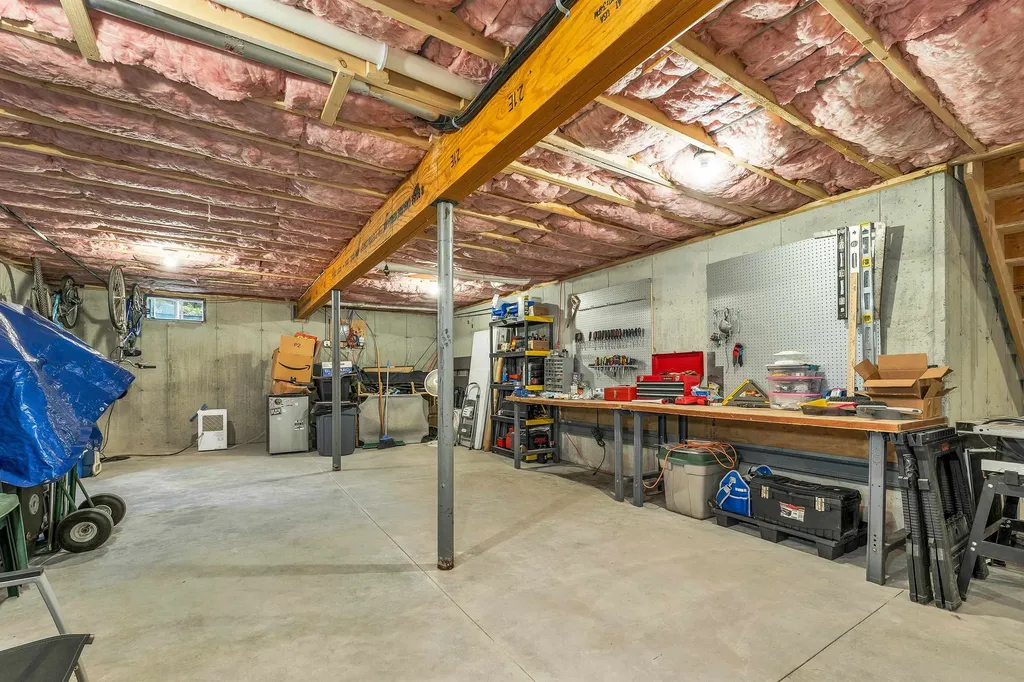 302 Flanders Road Henniker NH 03242