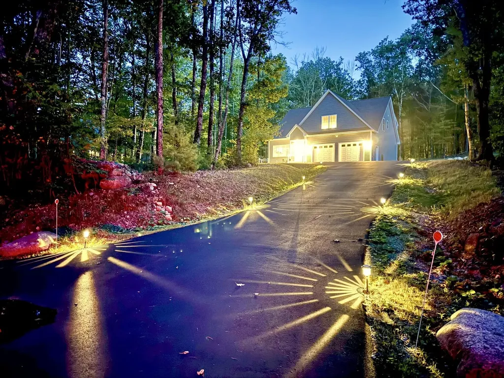 302 Flanders Road Henniker NH 03242