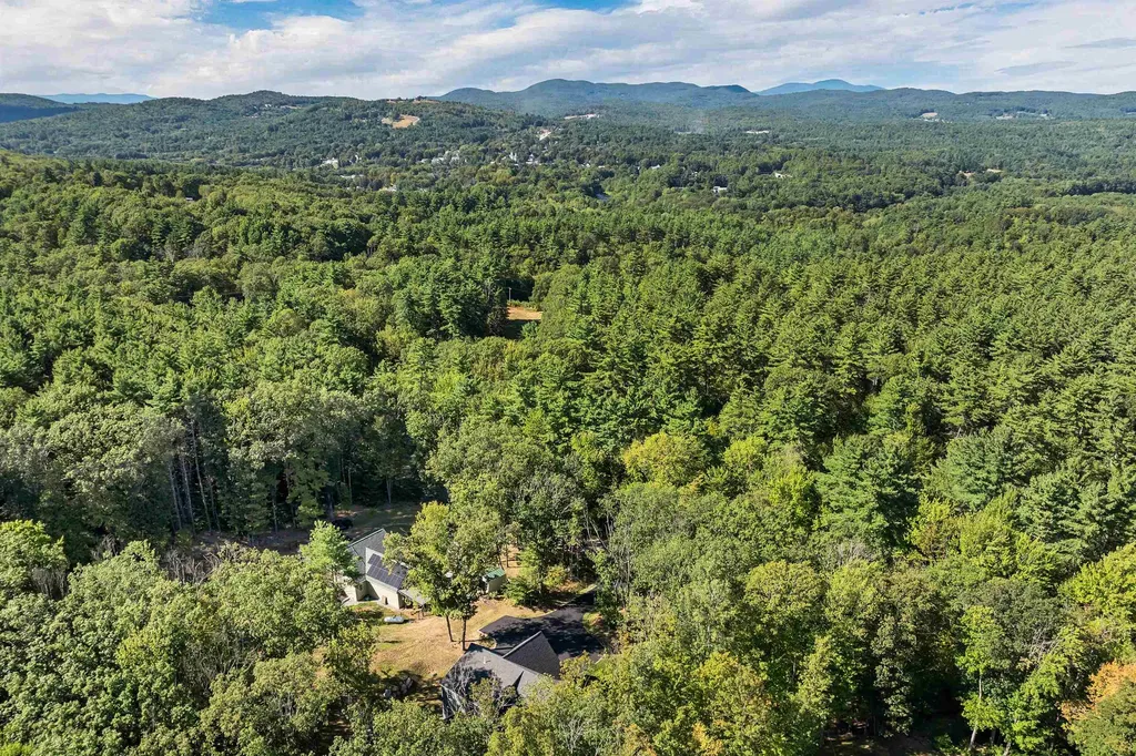 302 Flanders Road Henniker NH 03242