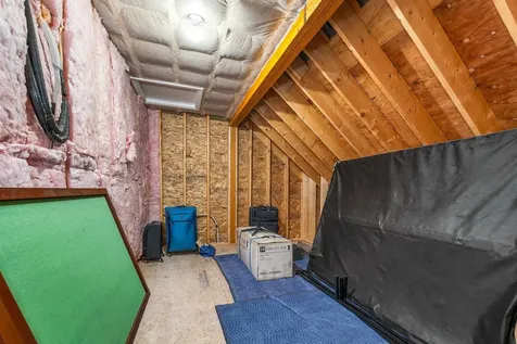 302 Flanders Road Henniker NH 03242
