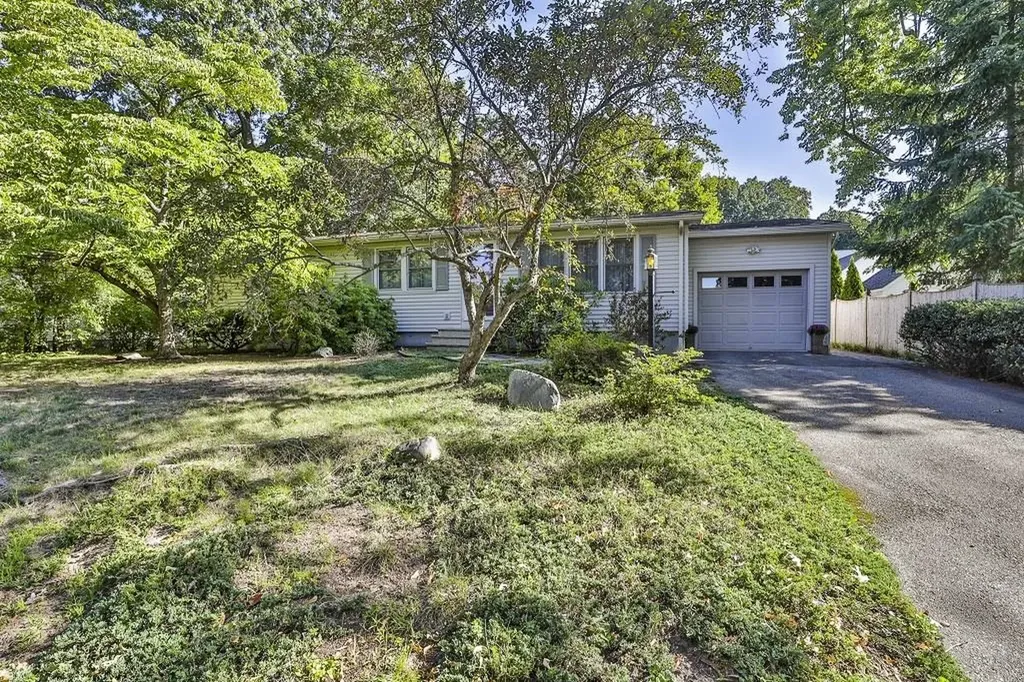 12 Harris Street Nashua NH 03060