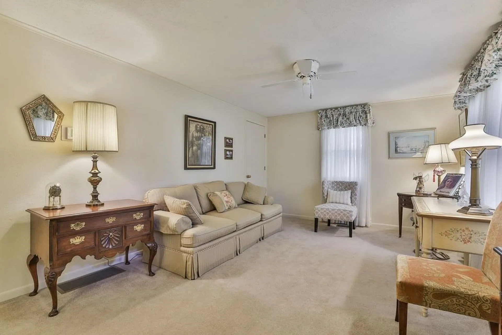 12 Harris Street Nashua NH 03060