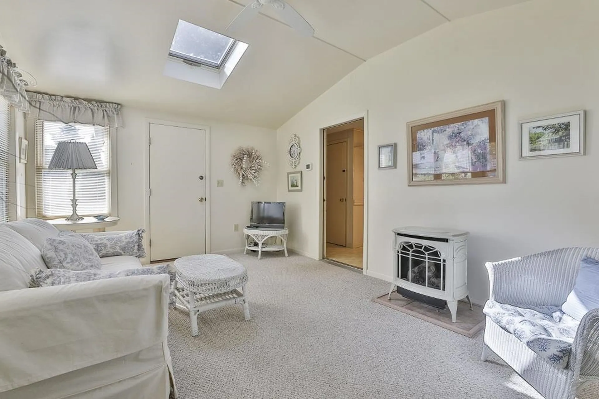 12 Harris Street Nashua NH 03060