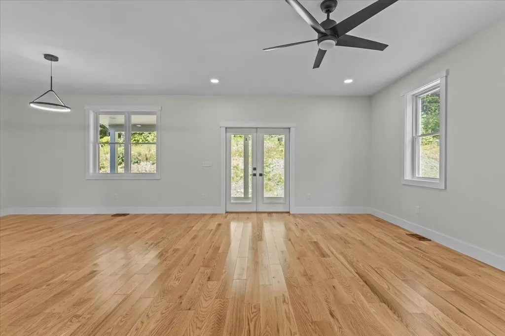 91 Ernest Way Hinesburg VT 05461