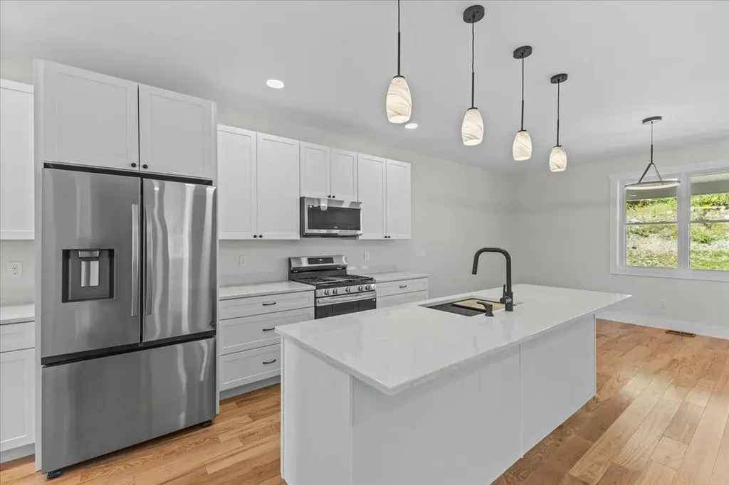 91 Ernest Way Hinesburg VT 05461