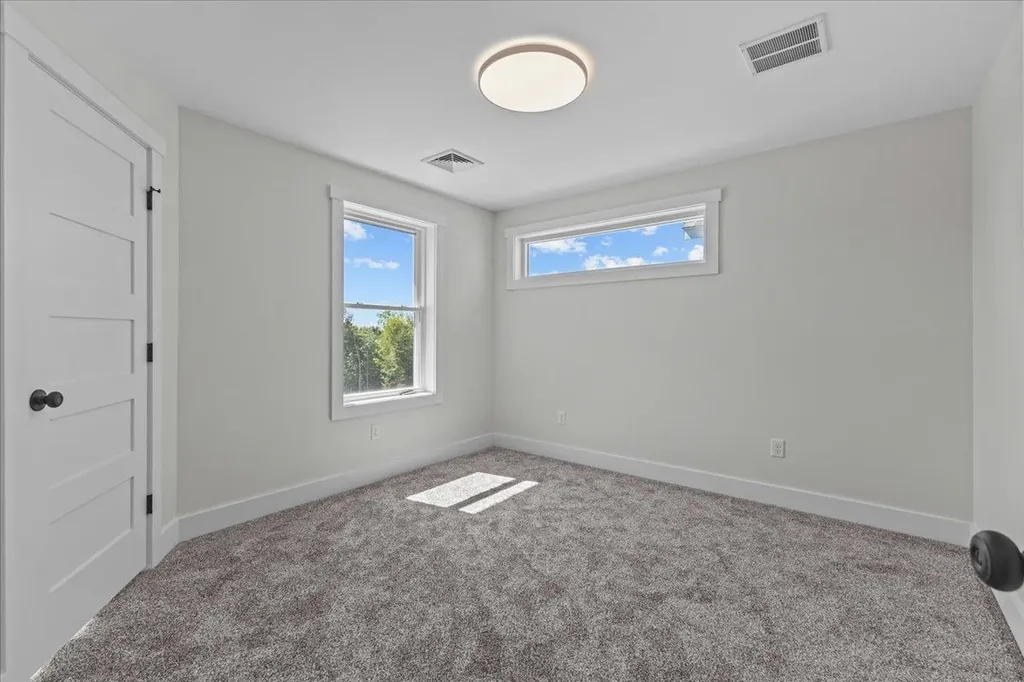 91 Ernest Way Hinesburg VT 05461