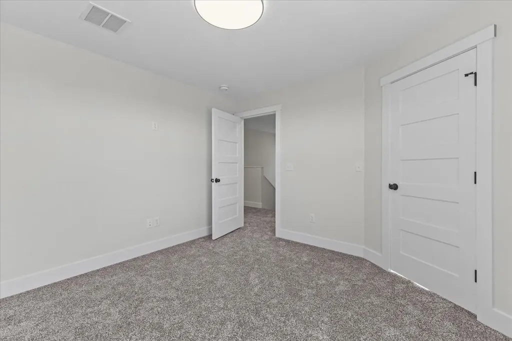 91 Ernest Way Hinesburg VT 05461