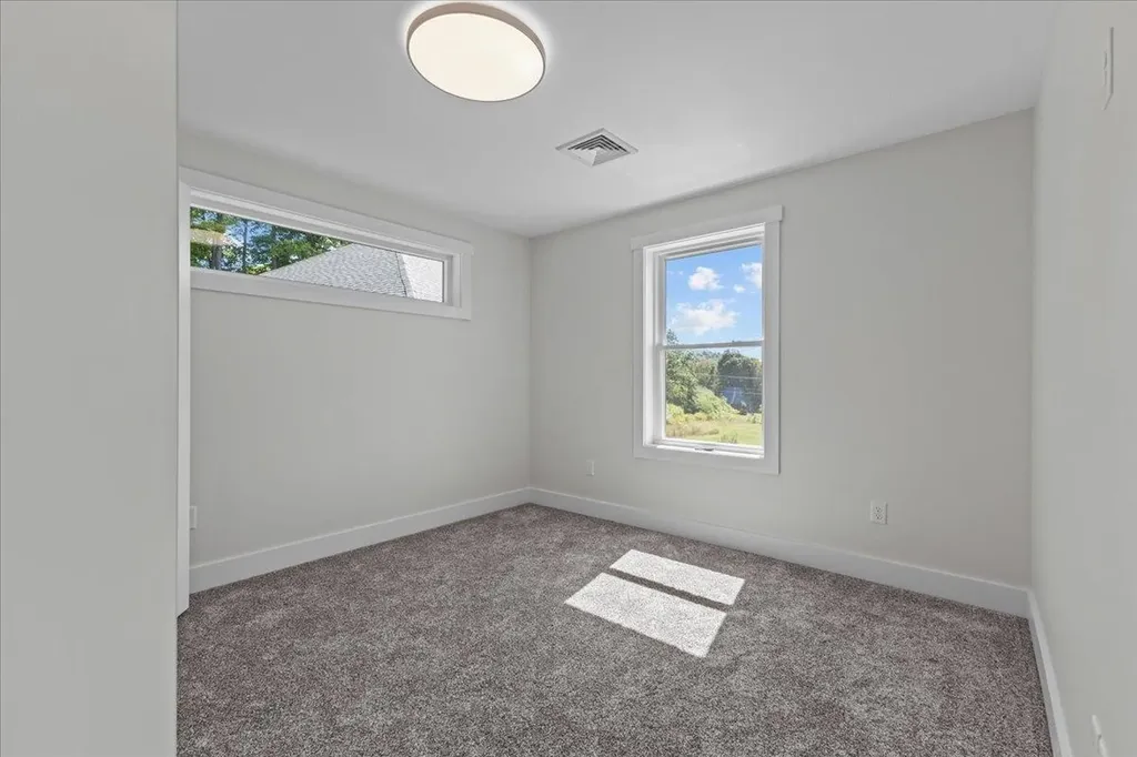 91 Ernest Way Hinesburg VT 05461