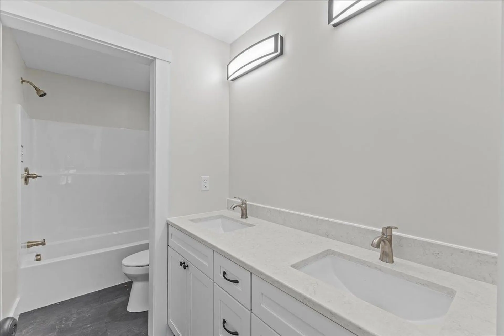 91 Ernest Way Hinesburg VT 05461