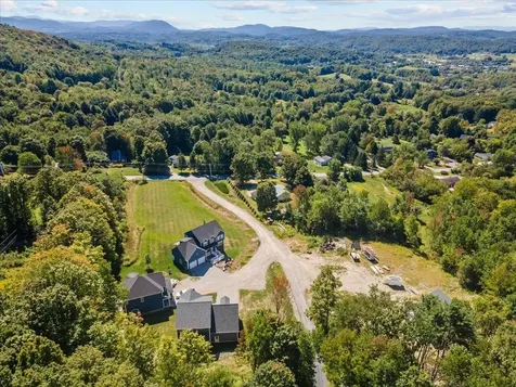 91 Ernest Way Hinesburg VT 05461