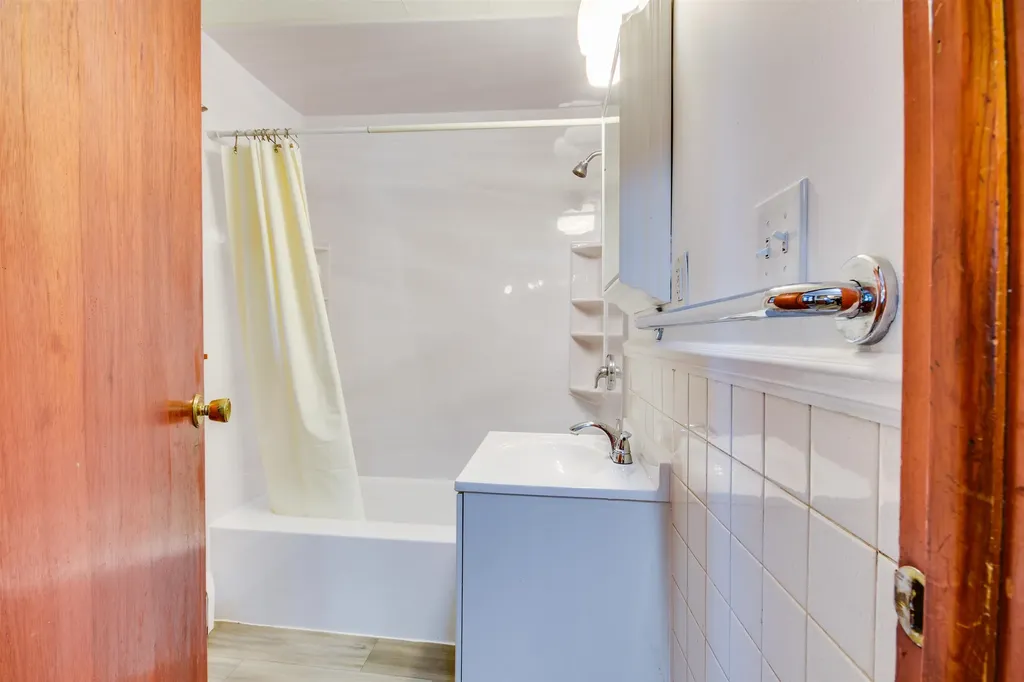 133 White Street South Burlington VT 05403