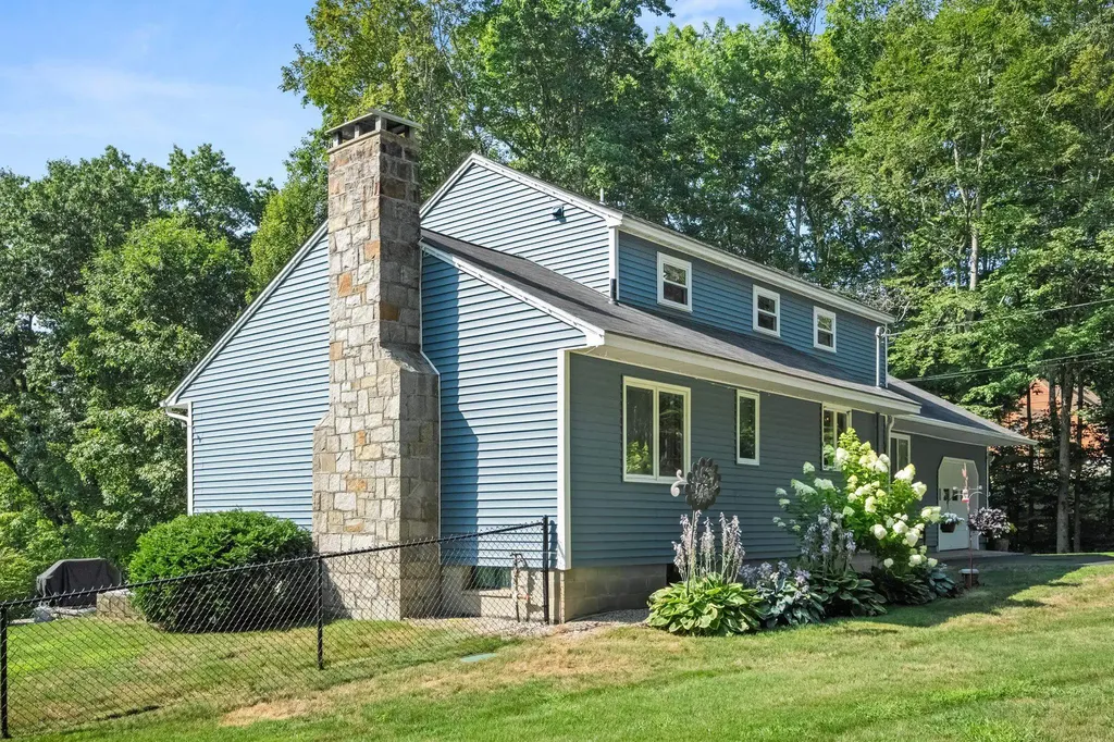 129 Hackett Hill Road Hooksett NH 03106