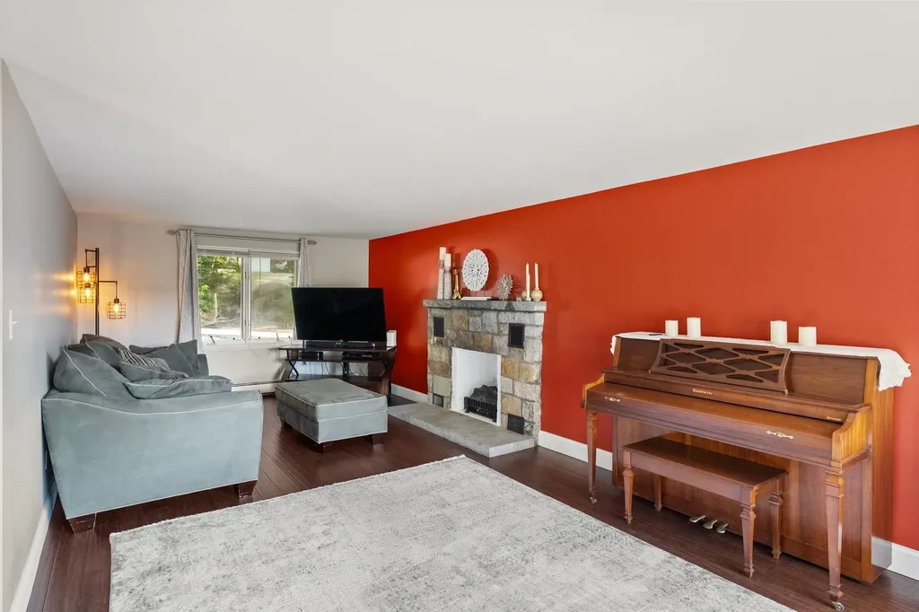 129 Hackett Hill Road Hooksett NH 03106