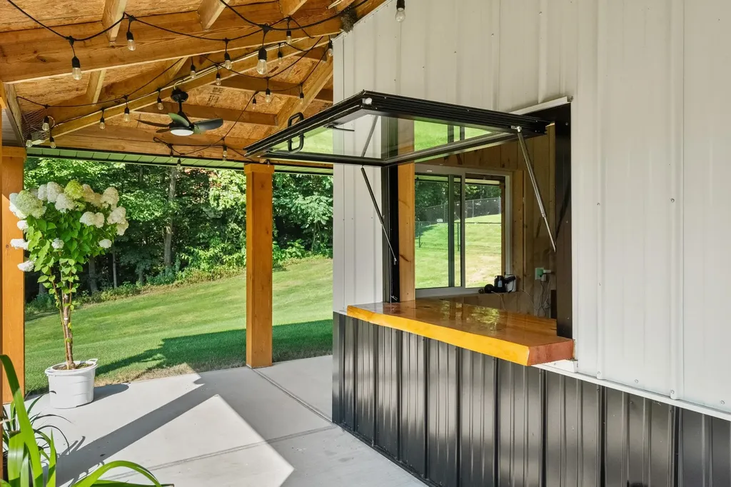 129 Hackett Hill Road Hooksett NH 03106