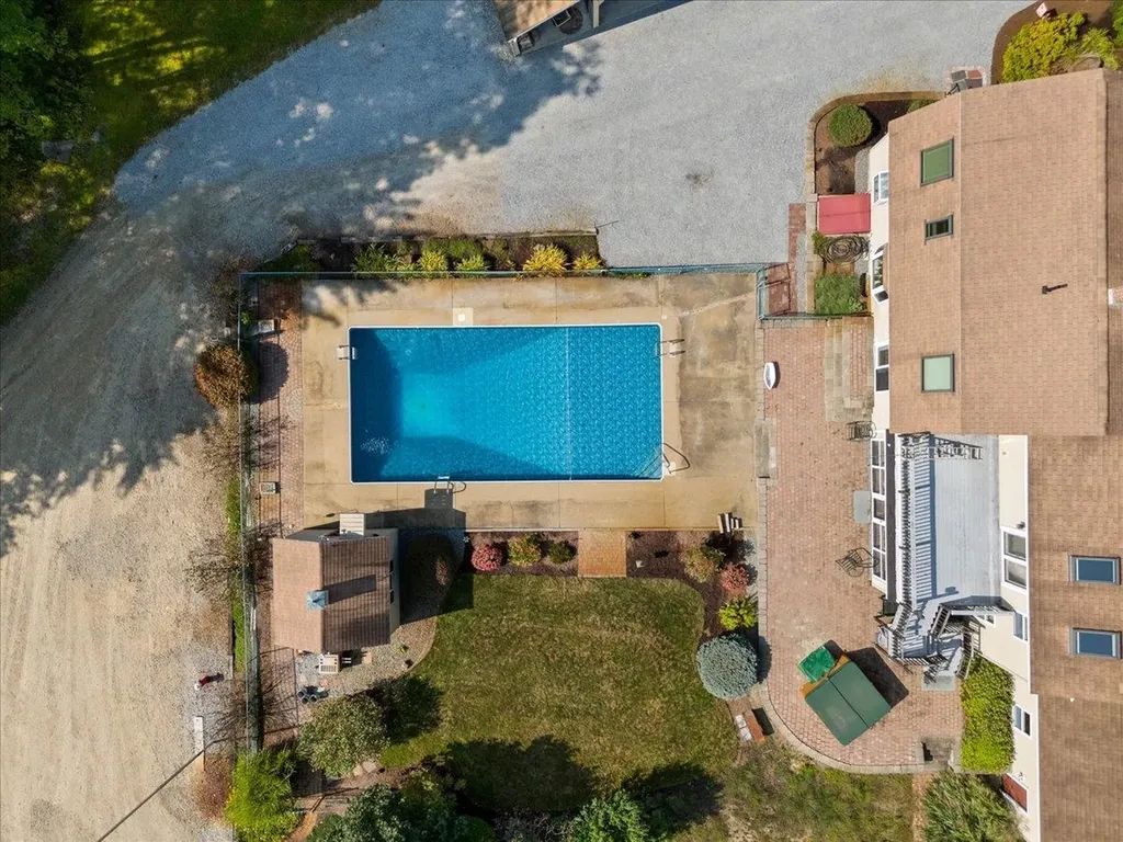 49 Robinson Road Bow NH 03304