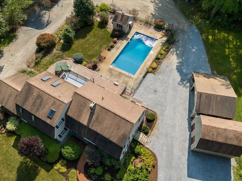 49 Robinson Road Bow NH 03304