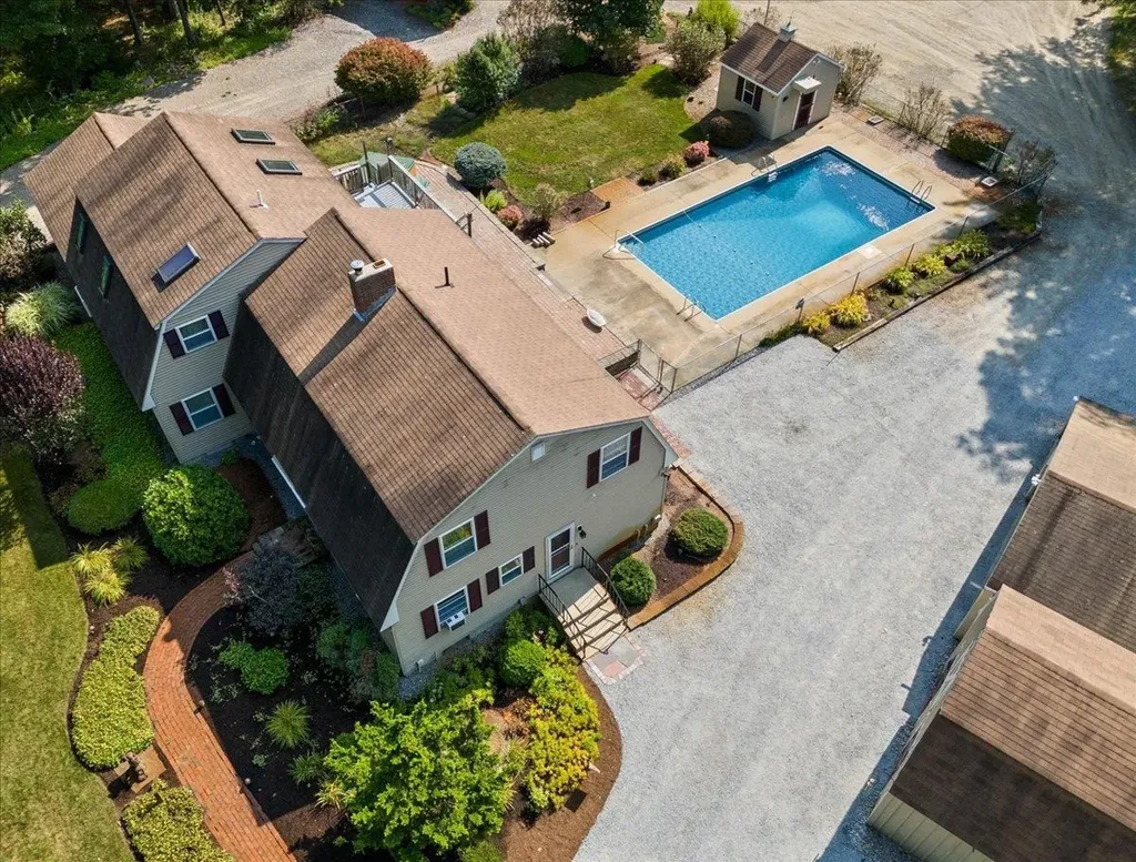 49 Robinson Road Bow NH 03304