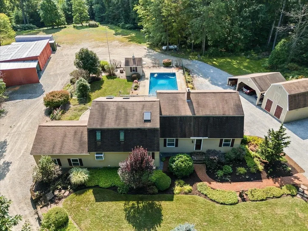 49 Robinson Road Bow NH 03304