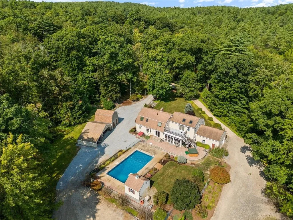 49 Robinson Road Bow NH 03304