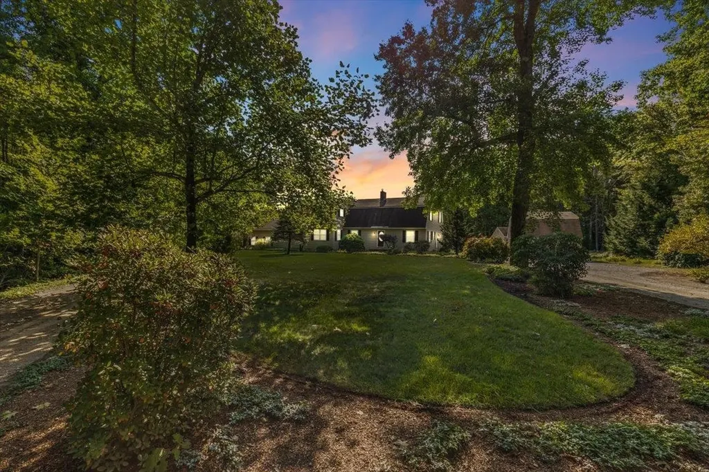 49 Robinson Road Bow NH 03304