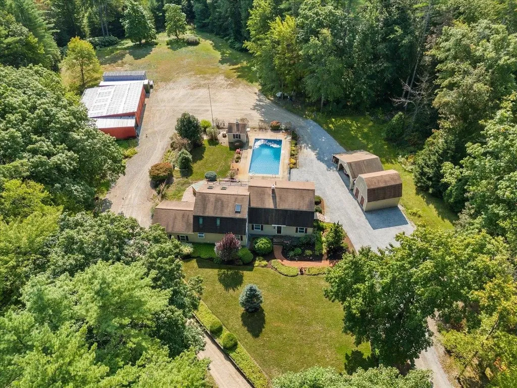 49 Robinson Road Bow NH 03304