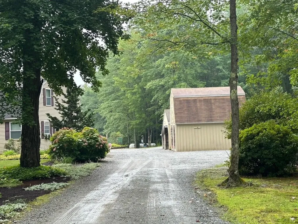 49 Robinson Road Bow NH 03304