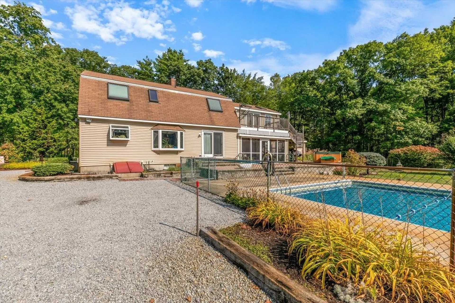 49 Robinson Road Bow NH 03304