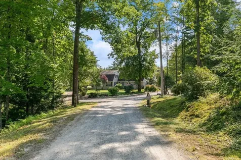 49 Robinson Road Bow NH 03304