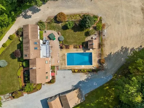 49 Robinson Road Bow NH 03304