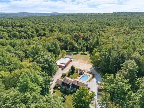 49 Robinson Road Bow NH 03304