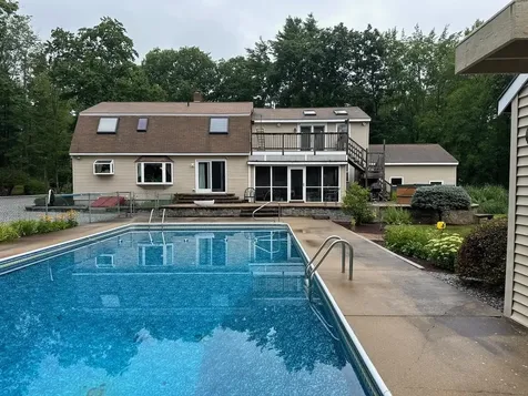 49 Robinson Road Bow NH 03304