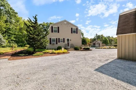 49 Robinson Road Bow NH 03304