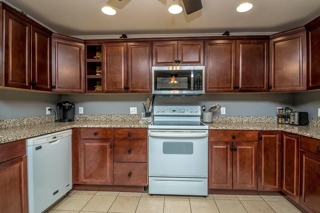 135 S Dorr Way Wakefield NH 03830