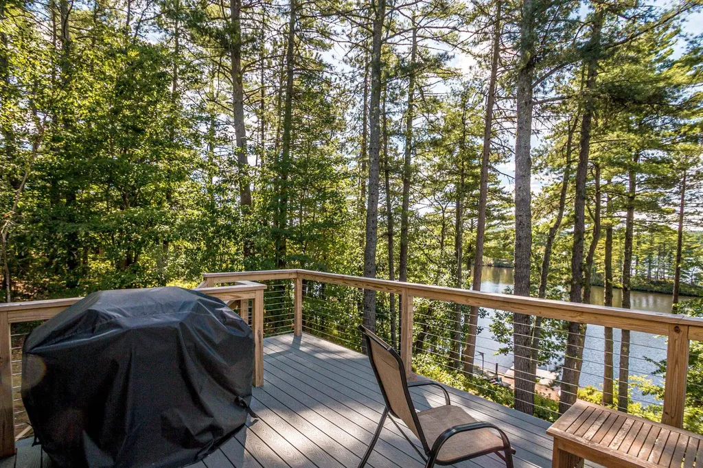 135 S Dorr Way Wakefield NH 03830