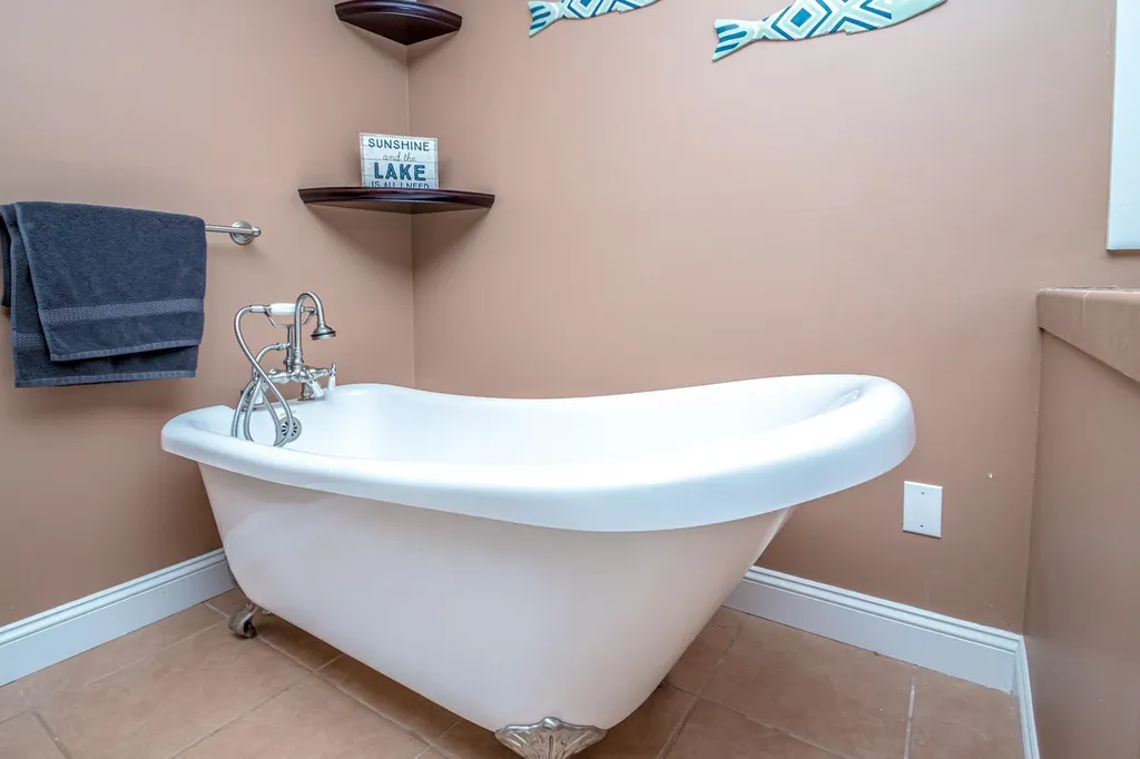 135 S Dorr Way Wakefield NH 03830