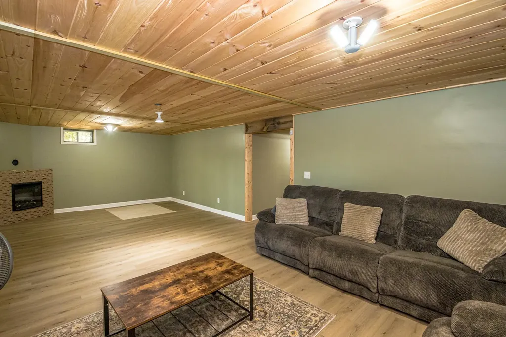 135 S Dorr Way Wakefield NH 03830