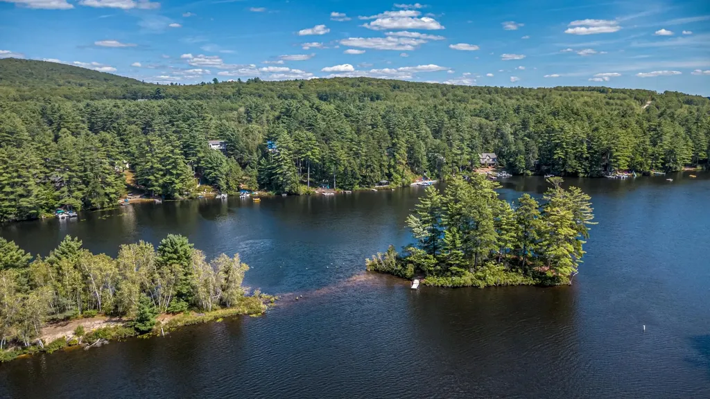 135 S Dorr Way Wakefield NH 03830