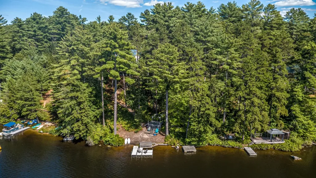 135 S Dorr Way Wakefield NH 03830