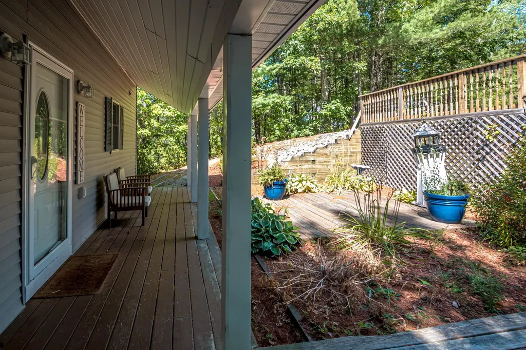 135 S Dorr Way Wakefield NH 03830