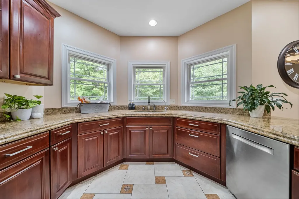 89 Woodhill Road Bow NH 03304